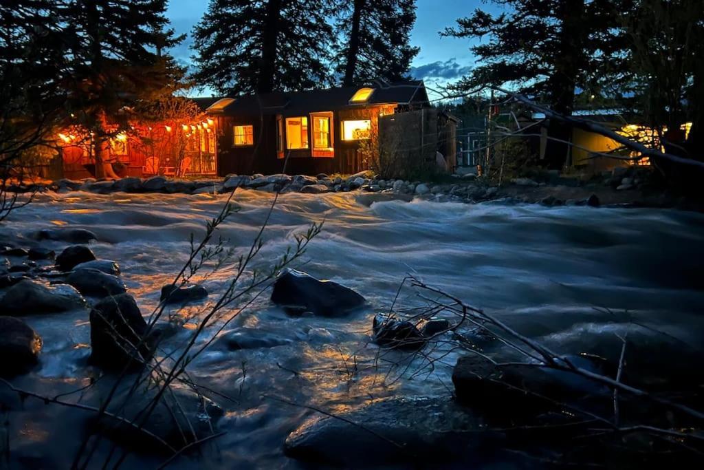 Thorpe On The Water. Creekside Nederland Cabin. Экстерьер фото