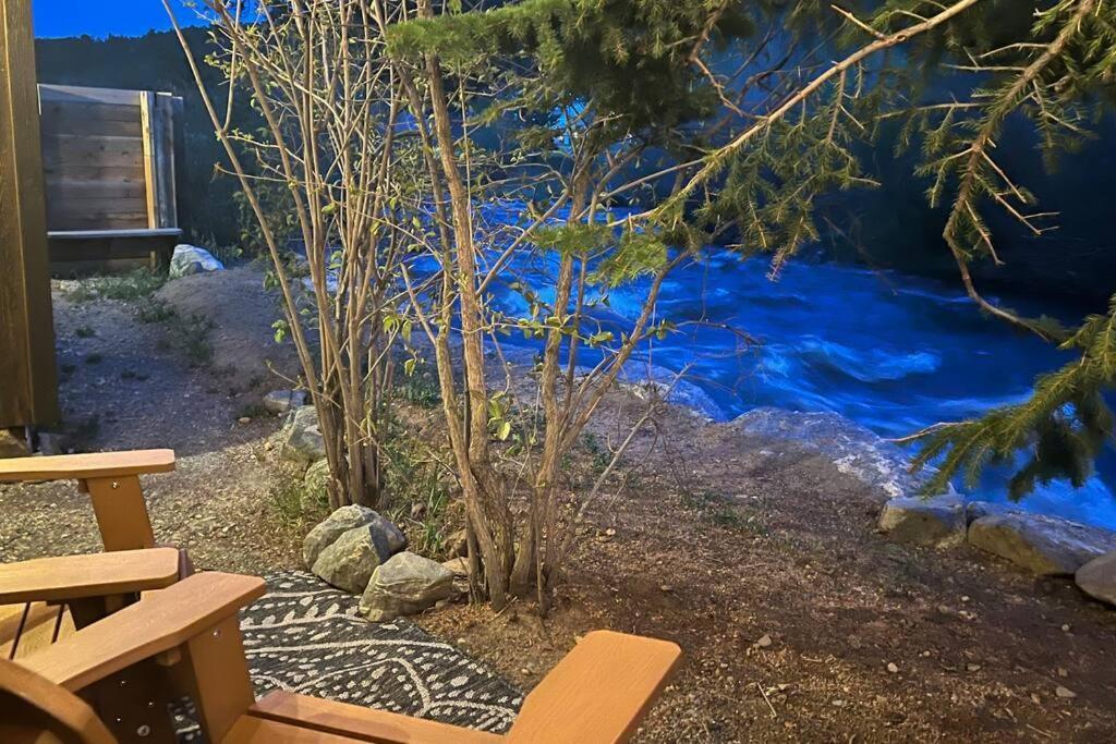 Thorpe On The Water. Creekside Nederland Cabin. Экстерьер фото