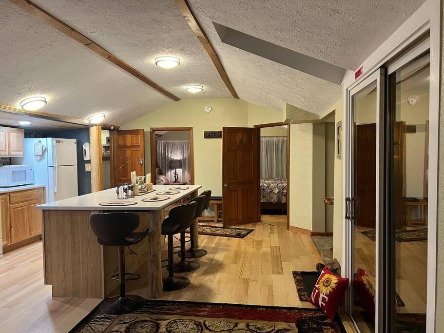 Thorpe On The Water. Creekside Nederland Cabin. Экстерьер фото