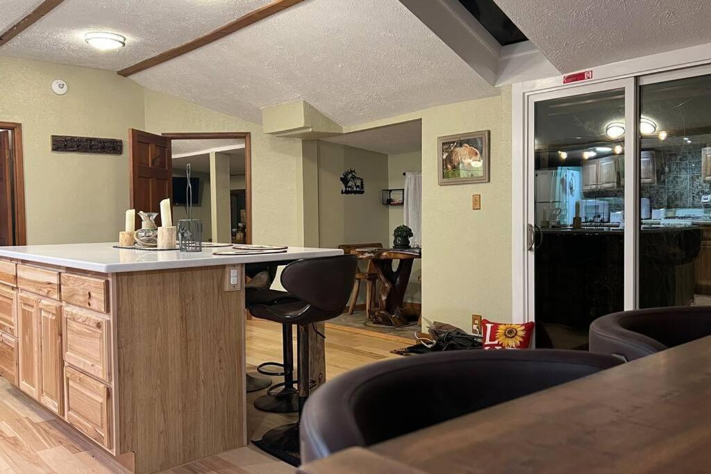 Thorpe On The Water. Creekside Nederland Cabin. Экстерьер фото